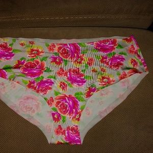 VS Hiphugger pantie. Size Med